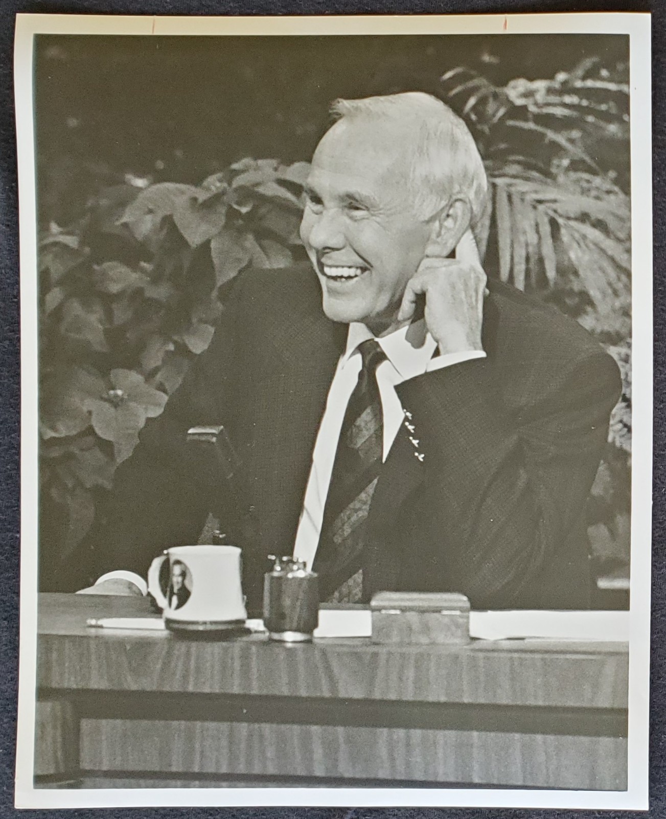1992 Johnny Carson The Tonight Show NBC Hollywood 8x10 PR Photograph 1992 Johnny Carson The Tonight Show NBC Hollywood 8x10 PR Photograph