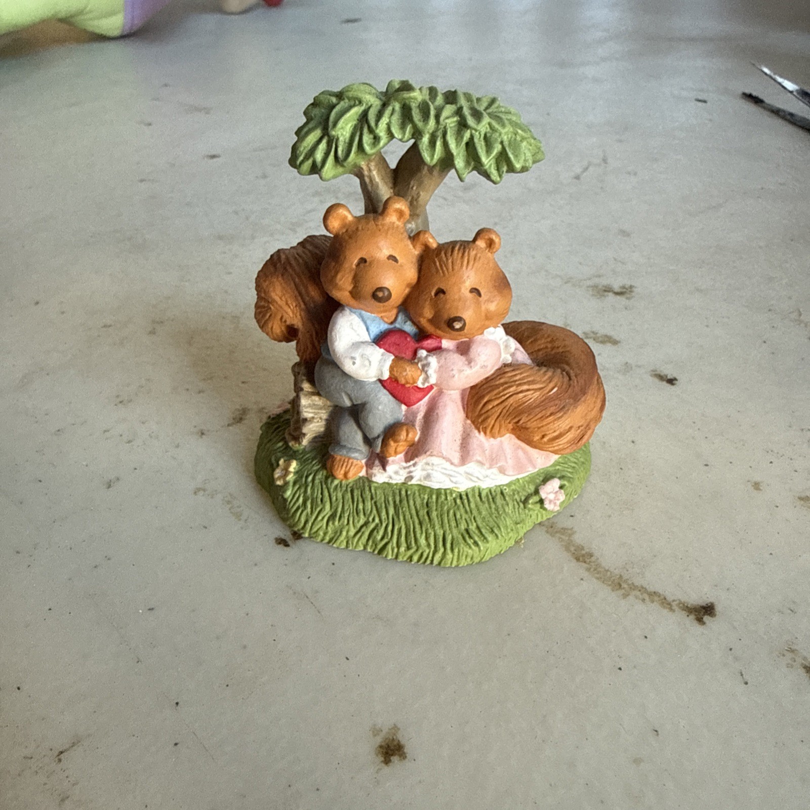Resin Figurine Husband And Wife Resin Figurine Husband And Wife