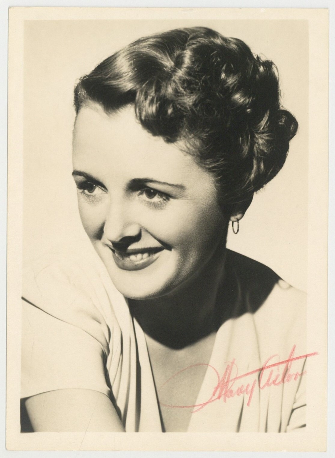 Mary Astor 1939 Hand Signed 5x7 Actress Maltese Falcon AA Winner Portrait J14273 Mary Astor 1939 Hand Signed 5x7 Actress Maltese Falcon AA Winner Portrait J14273