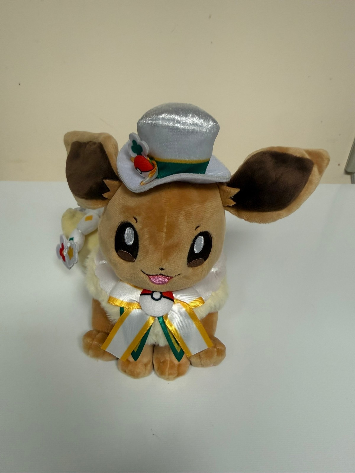 Pokepark Kanto 2026 Exclusive Eevee Plush Toy Carnival costume PokéPark Pokepark Kanto 2026 Exclusive Eevee Plush Toy Carnival costume PokéPark