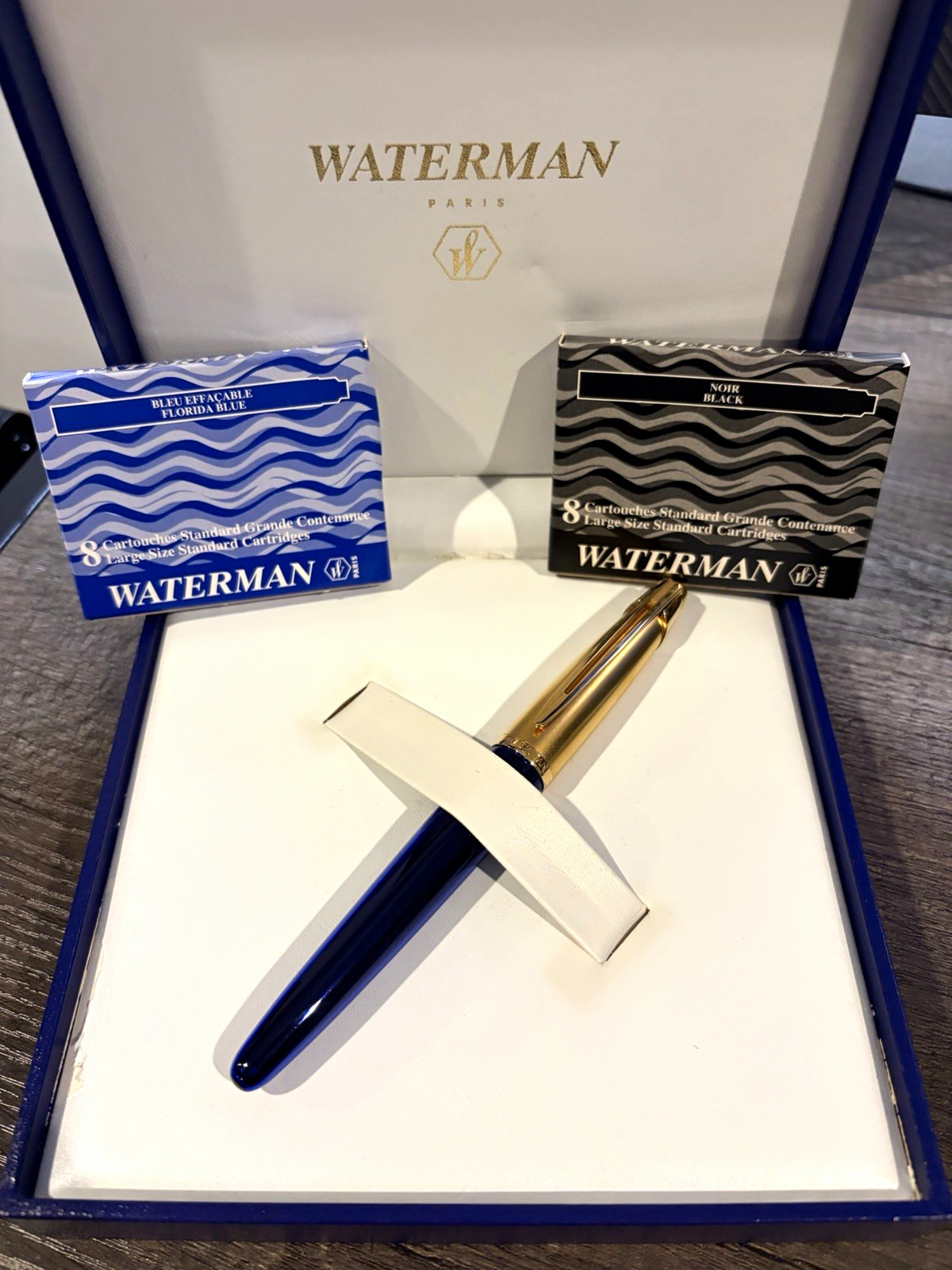 Waterman Edson Sapphire Blue Fountain Pen 18K M Nib Waterman Edson Sapphire Blue Fountain Pen 18K M Nib