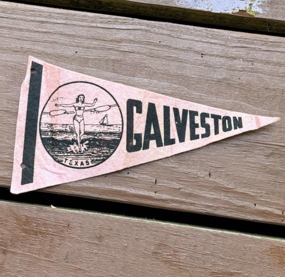 Vintage 1950s Galveston Texas Pleasure Pier Souvenir Felt Pennant 9” Pink
