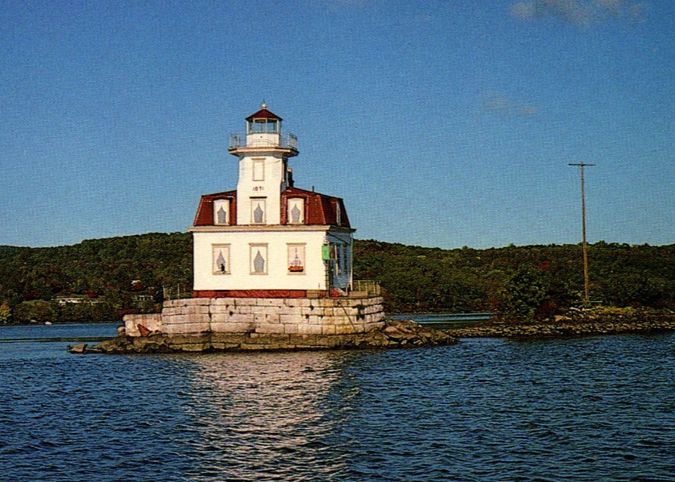 Esopus Meadows Lighthouse Postcard JH-65 3M 88 (NY)