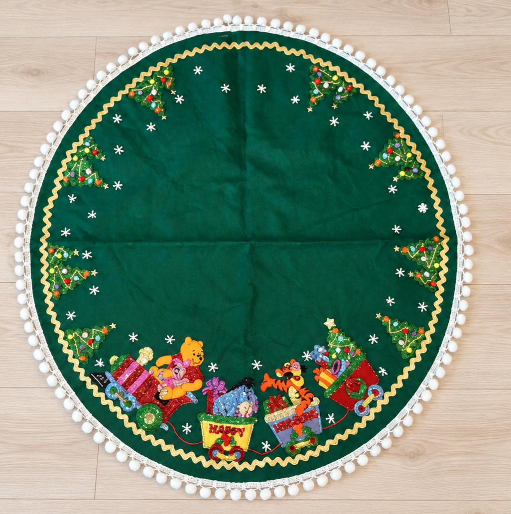 Handmade FINISHED Bucilla Winnie The Pooh Tree Skirt / Table Cover Completed