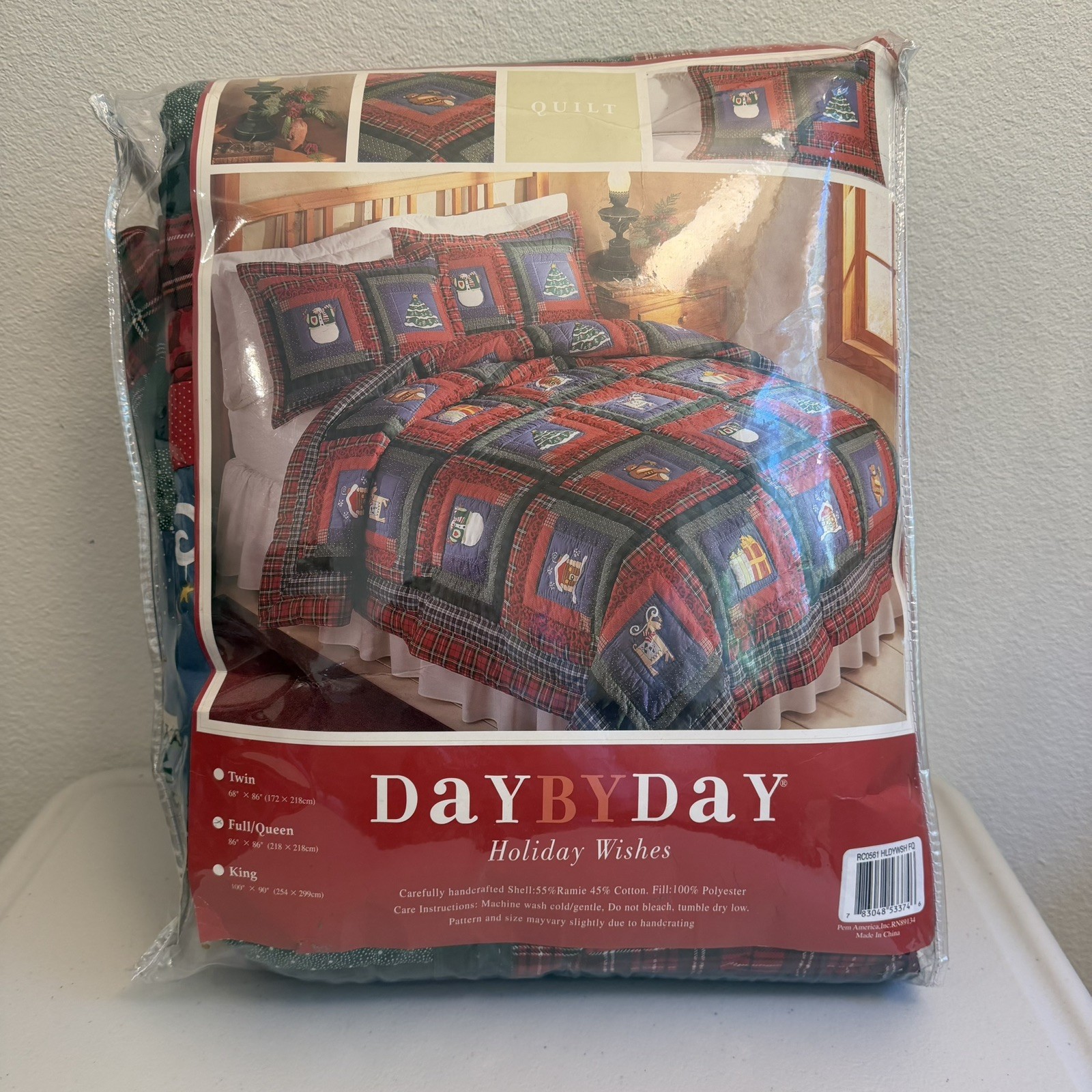 Vintage NOS Queen Size Holiday Wishes Christmas Quilt 86x86 Day By Day Cabin Vintage NOS Queen Size Holiday Wishes Christmas Quilt 86x86 Day By Day Cabin