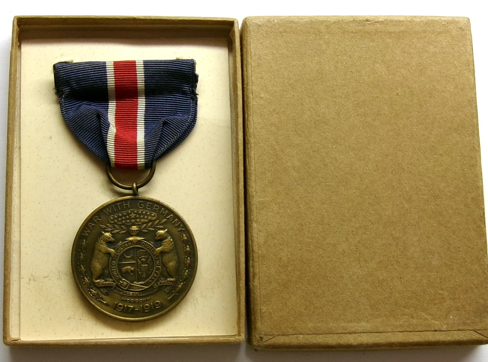 VINTAGE 1917-1919 WW I Missouri National Guard for Service Victory Medal in Box