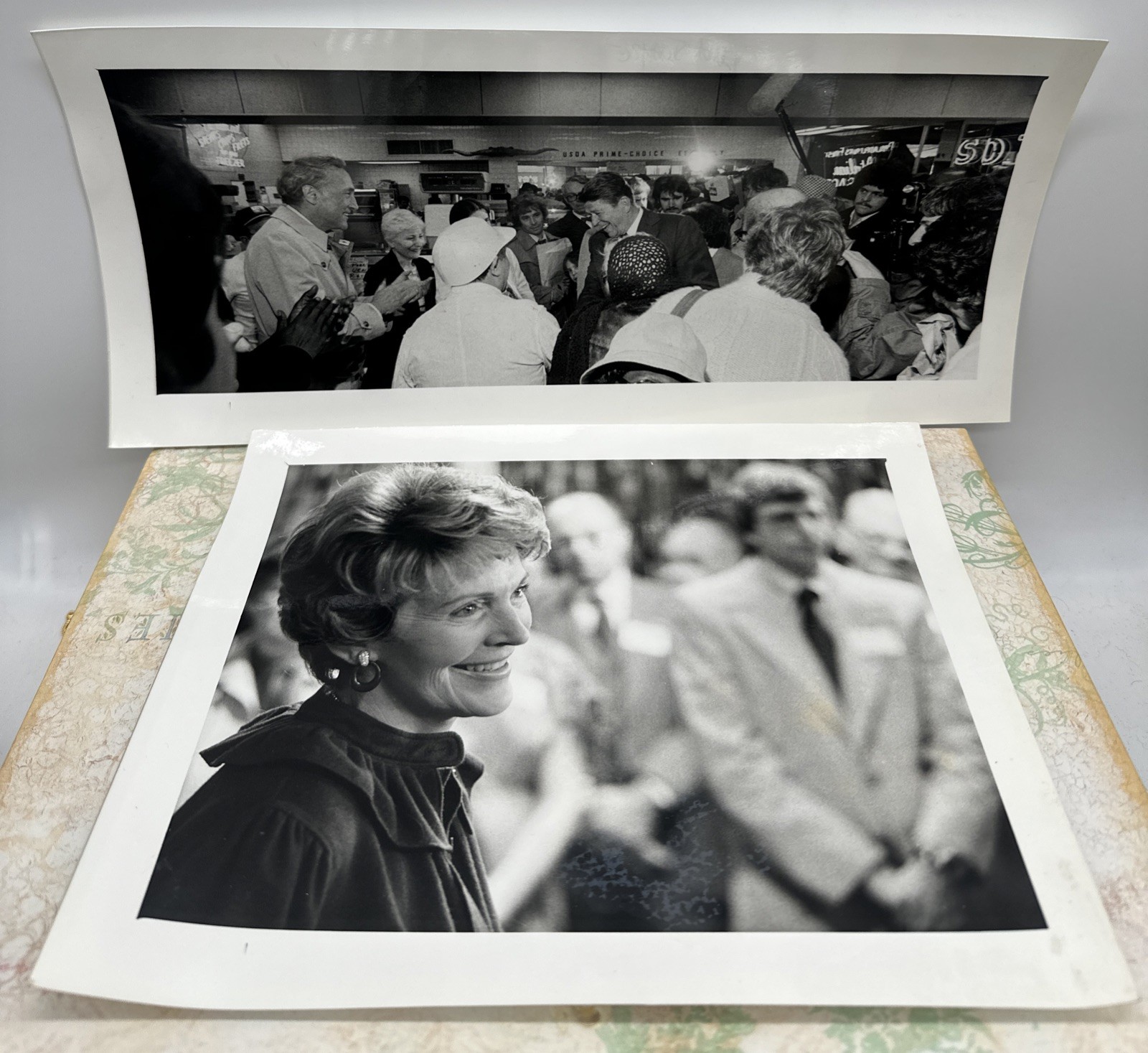 1980 Press Photo Ronald Reagan Campaigns Allentown PA Meat Market w/ Senator