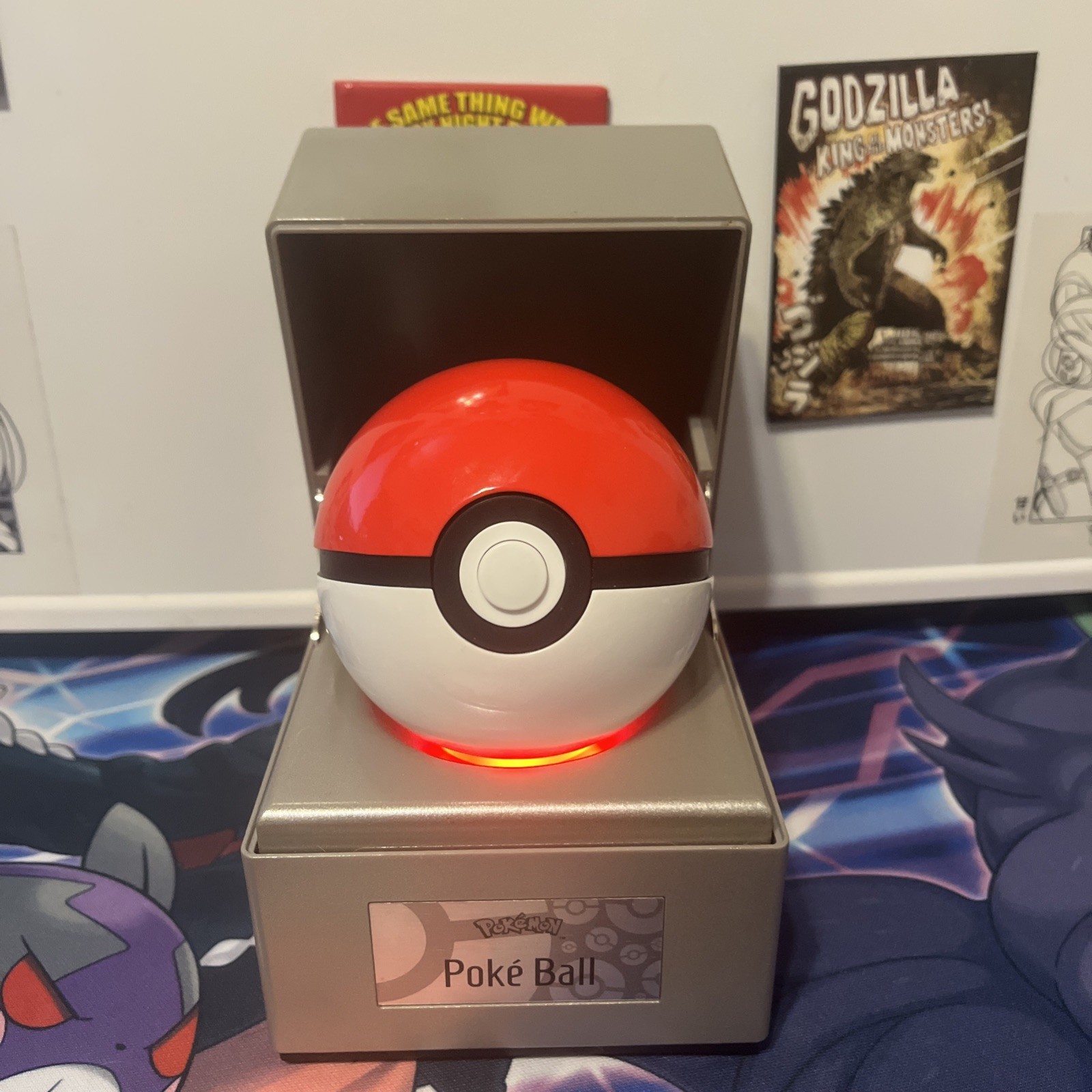 Pokemon Wand Company Die-Cast Poké Ball Replica with Display Stand - No Box Pokemon Wand Company Die-Cast Poké Ball Replica with Display Stand - No Box
