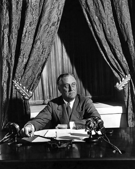 1933 US President Franklin D Roosevelt FDR Glossy 8x10 Photo Radio Annoucement