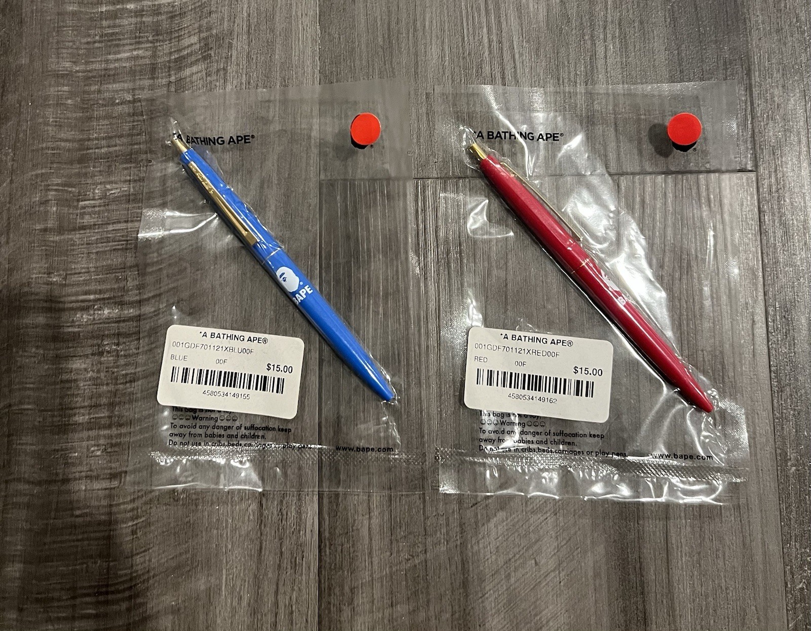 A BATHING APE Goods Bape Ape Head Pen Pair Red + Blue Sealed