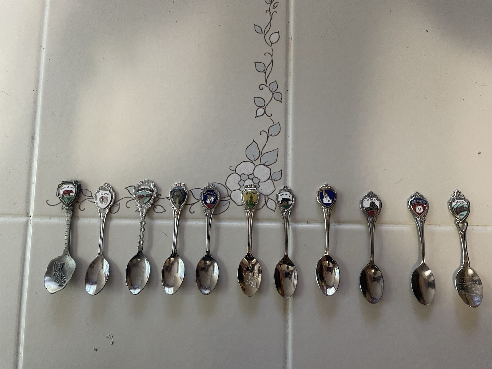 Lot of 11 Vintage Souvenir Collectible Spoons USA States Cities Silver Tone