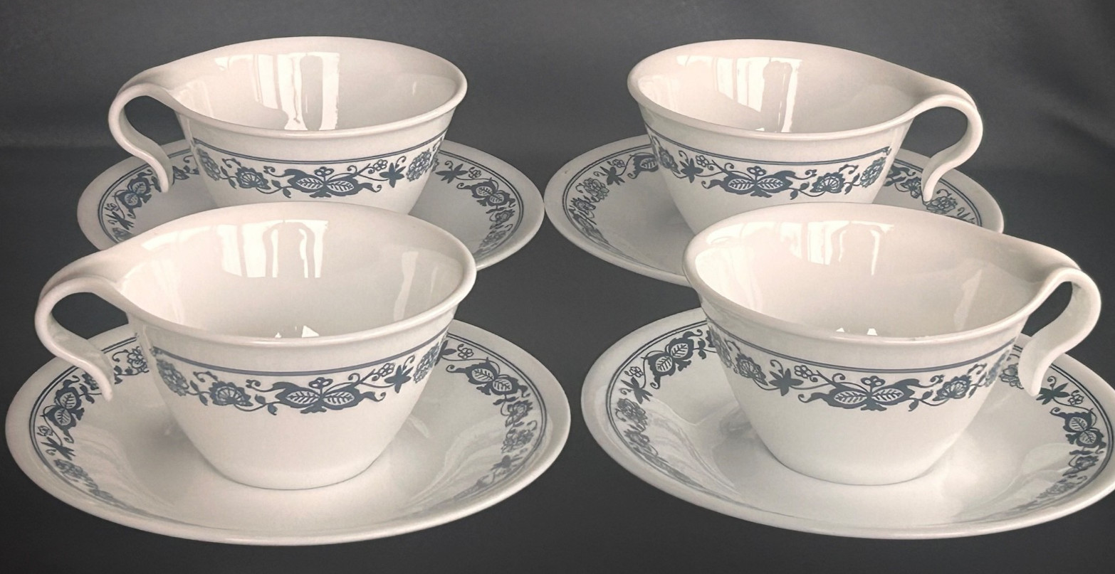 VTG CORELLE CORNING OLD TOWN BLUE ONION COFFEE CUP & SAUCER 4 SETS w HOOK HANDLE VTG CORELLE CORNING OLD TOWN BLUE ONION COFFEE CUP & SAUCER 4 SETS w HOOK HANDLE