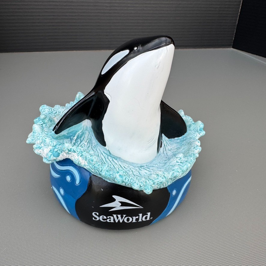 2010 SeaWorld Park Souvenir Cup Shamu Orca Whale 3D Topper Only