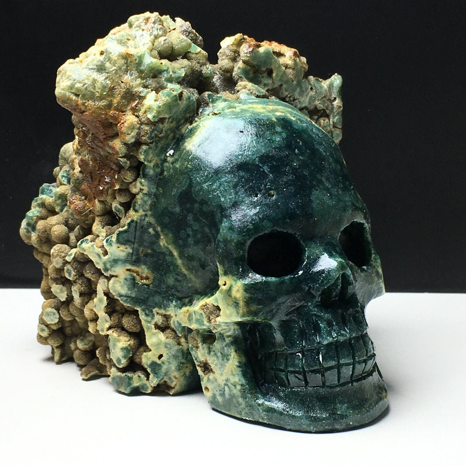800g Natural Crystal Mineral Specimen. Grape Agate. Hand-carved.  Skull.CF