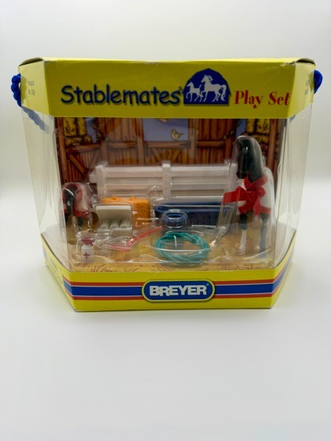 Breyer Stablemates Hospital Play Set #5309 from 2006 with Plastic Horse’s Breyer Stablemates Hospital Play Set #5309 from 2006 with Plastic Horse’s
