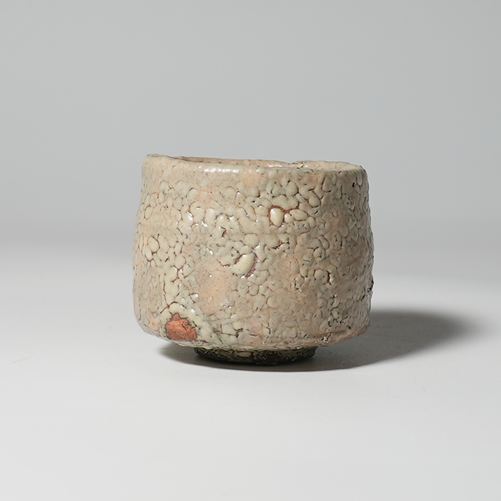 Kairagi hagi guinomi sake cup. Kazuyuki Suizu. Japanese pottery Hagiyaki.