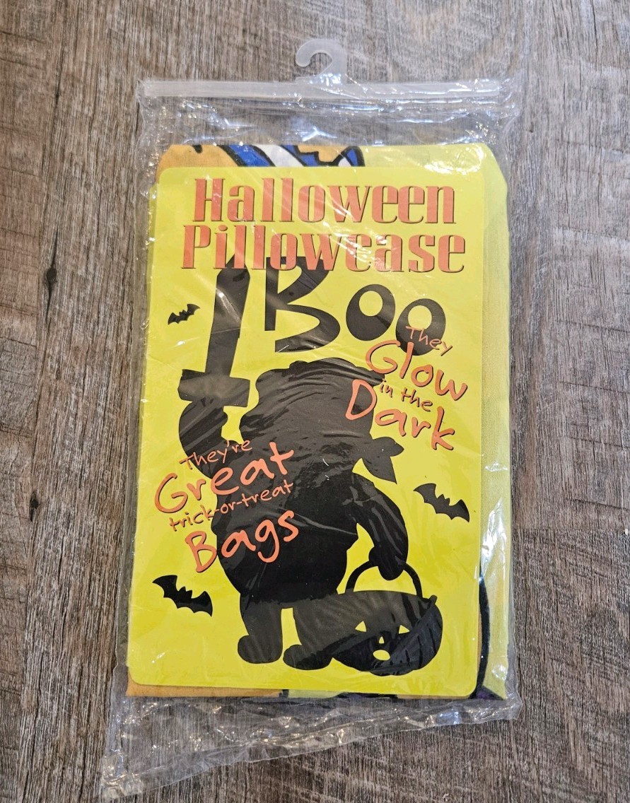 NOS Vintage Disney Winnie the Pooh Halloween Glow in the Dark Pillow Case Sealed NOS Vintage Disney Winnie the Pooh Halloween Glow in the Dark Pillow Case Sealed