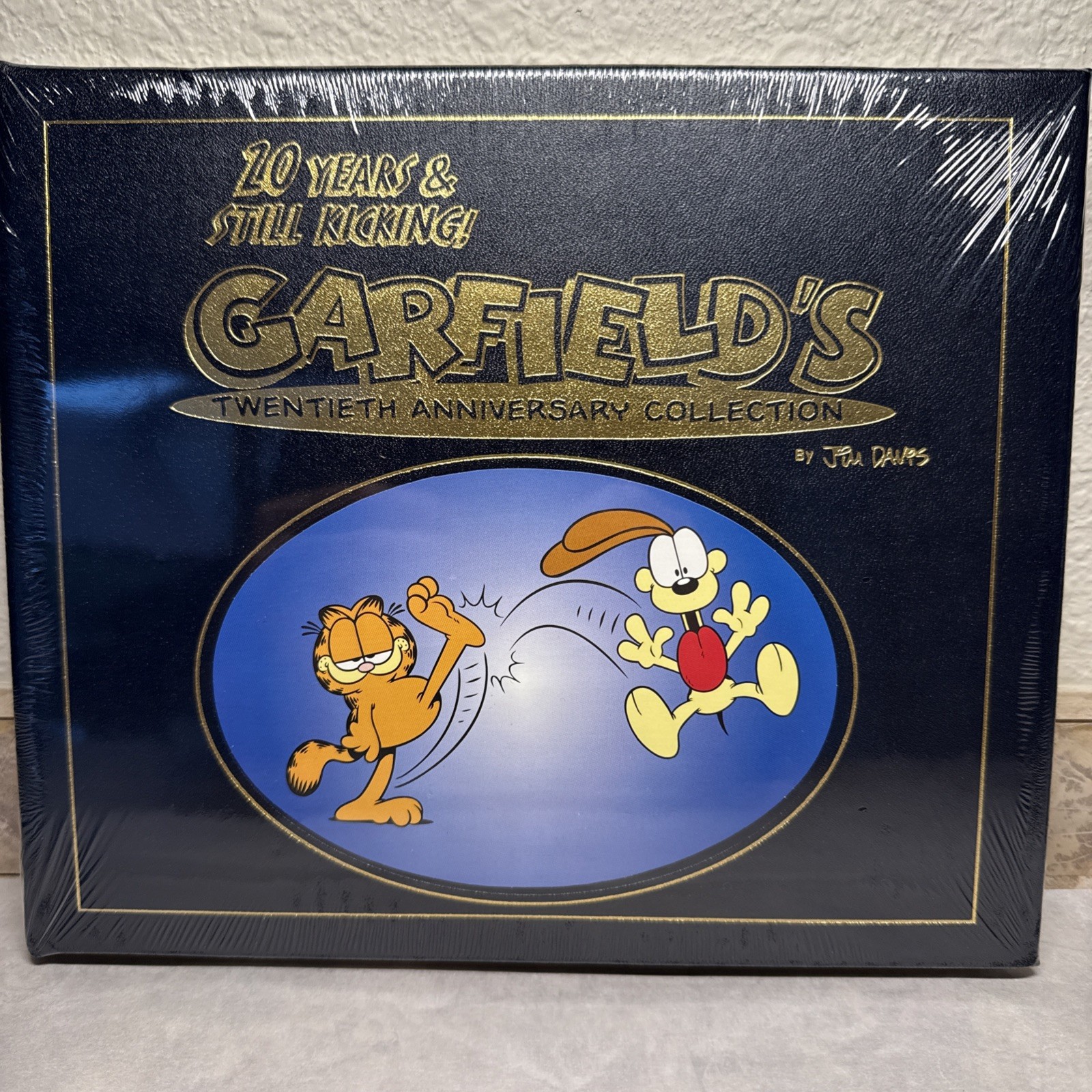 NEW Garfield 20 Years & Still Kicking Twentieth Anniversary Collection-Jim Davis