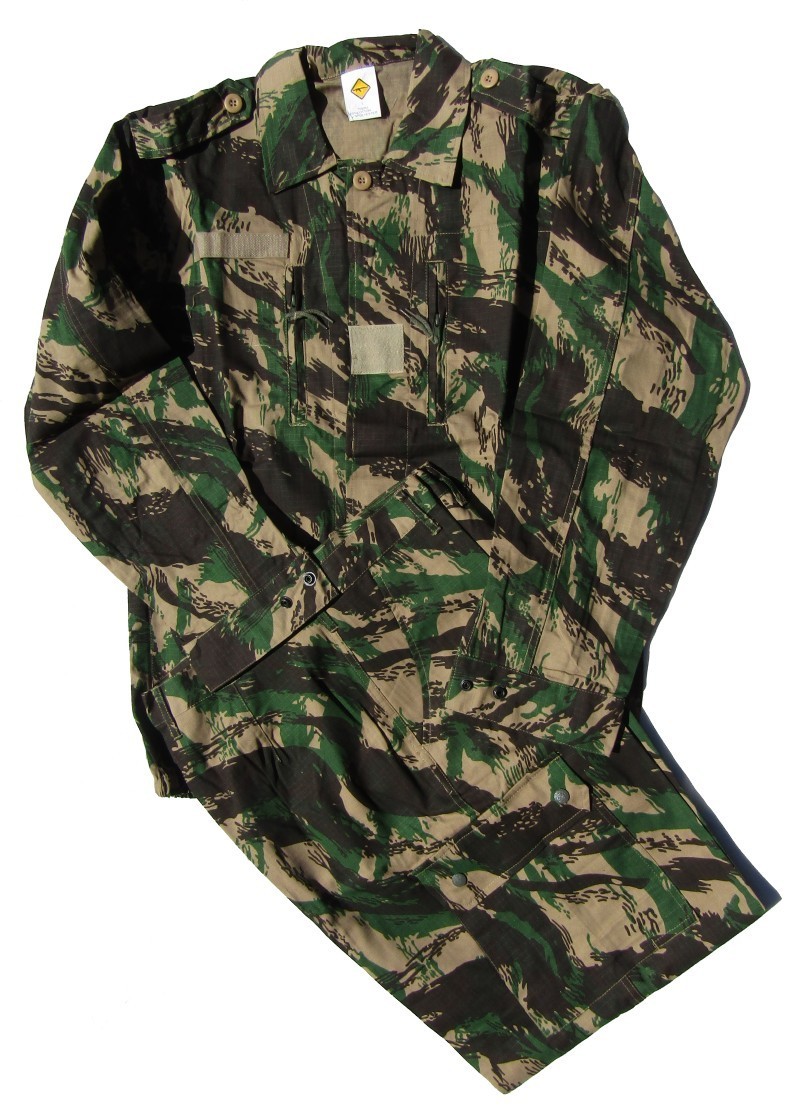 Senegal Army camouflage set, jacket and pants size Large Senegal Army camouflage set, jacket and pants size Large