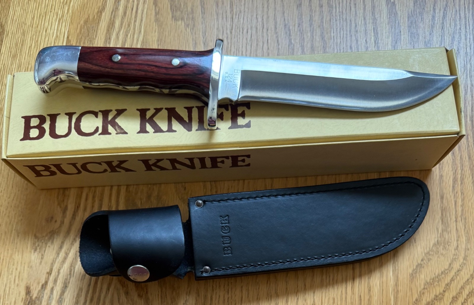 VINTAGE PRE DATE CODE BUCK 124 WOOD FRONTIERSMAN KNIFE NEVER USED IN BOX  N28
