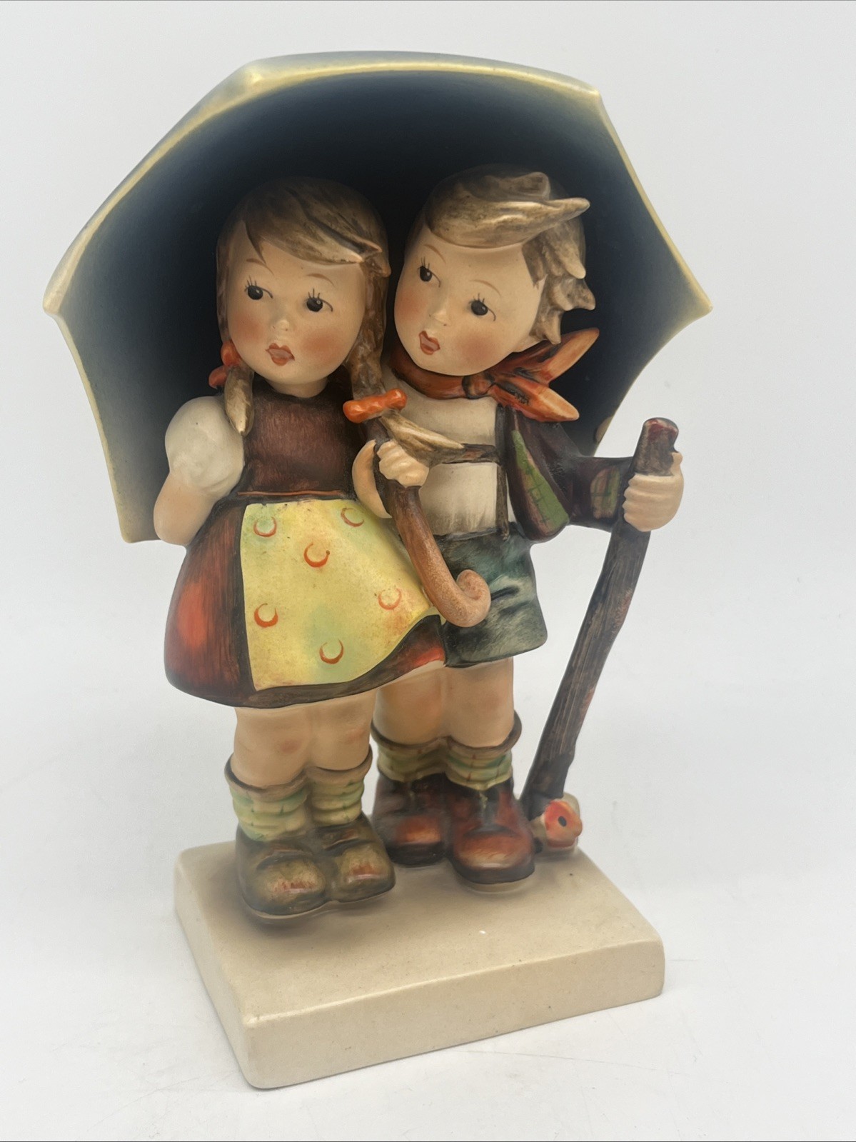 Large Vintage Goebel Hummel Stormy Weather 71/I Figurine 6.75\