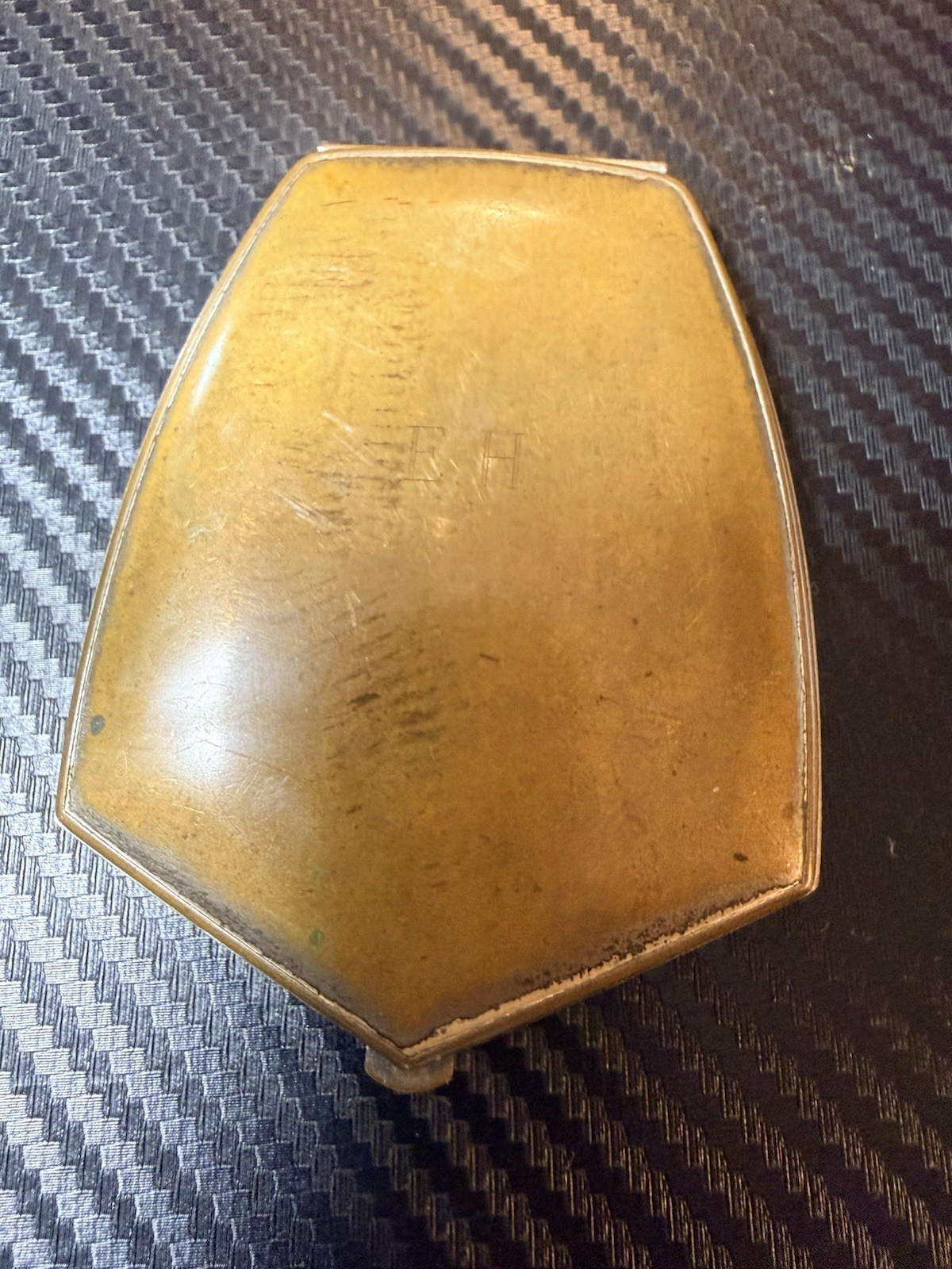 VINTAGE DECO BRASS?  AMERICAN BEAUTY BY ELGIN AMERICAN POWDER COMPACT USA  AS IS