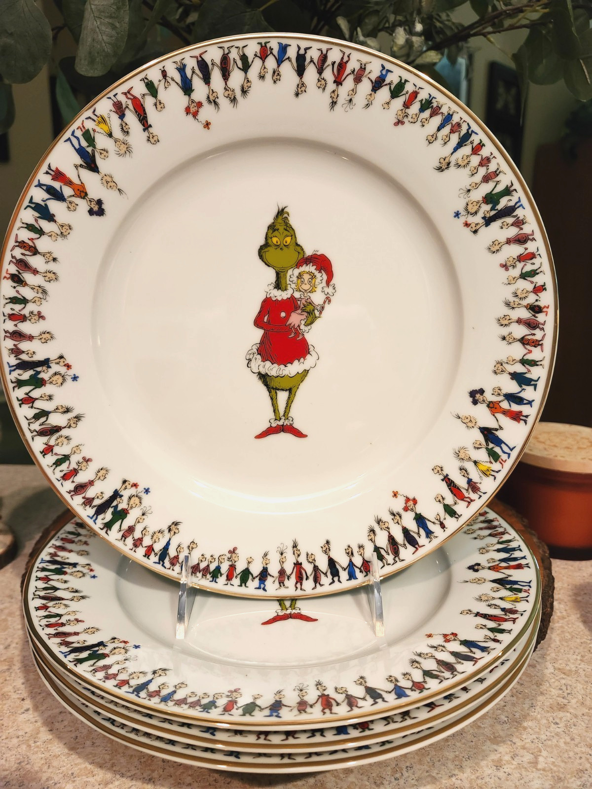 DR.SEUSS HOW THE GRINCH STOLE CHRISTMAS DINNER PLATES SET X 4 CINDY LOU WHOVILLE