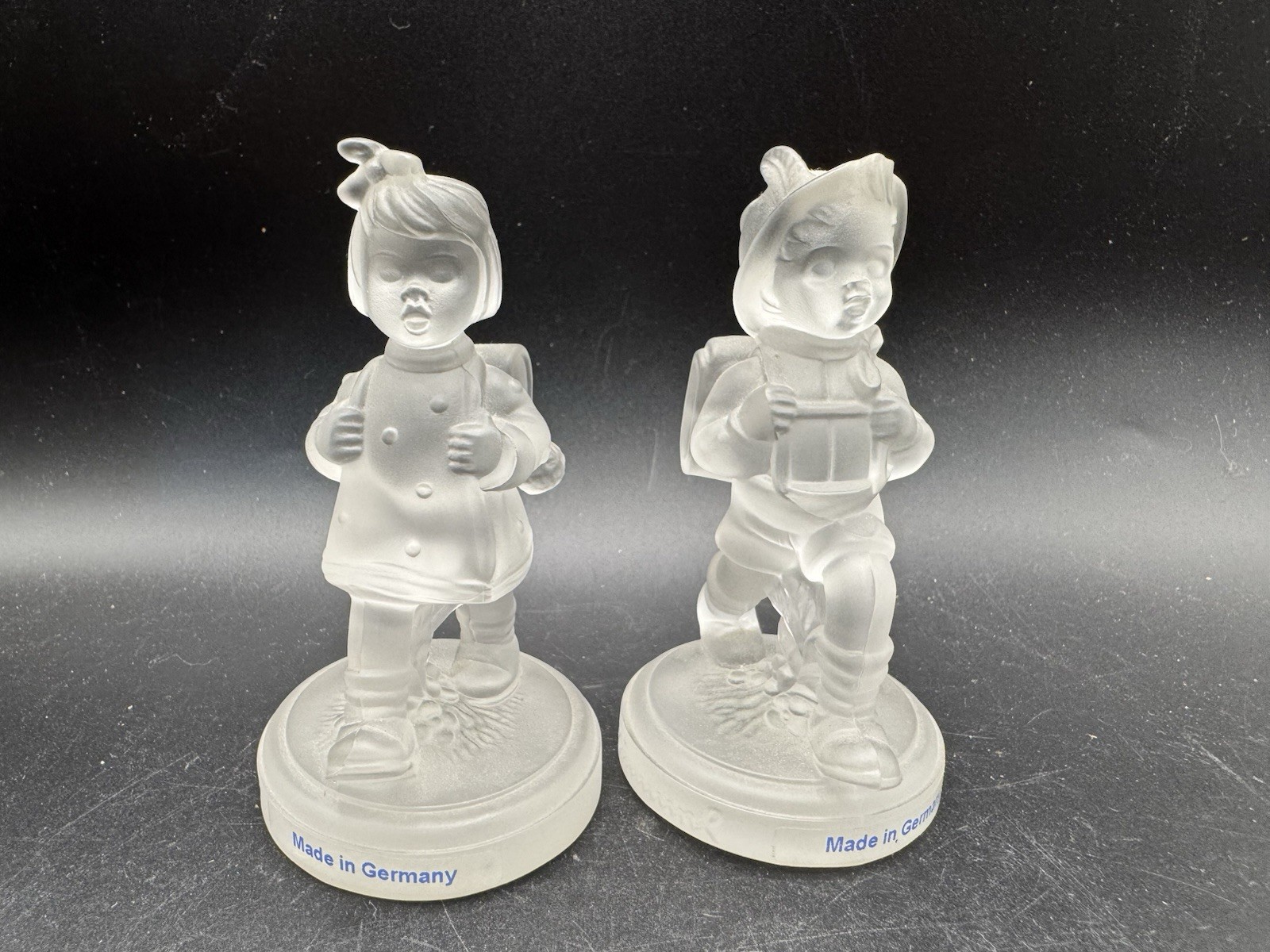 Vintage 1992 Goebel Hummel Frosted Crystal Merry Wanderer School Kids Set Of 2