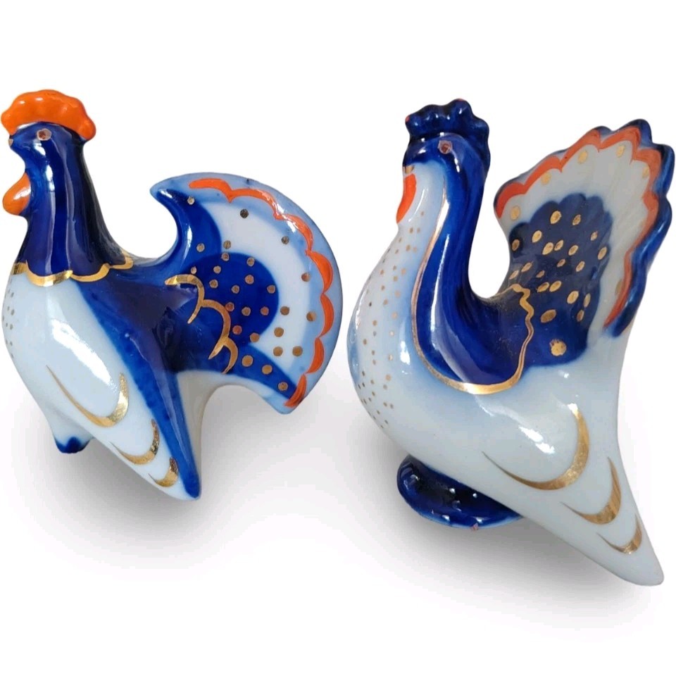 Vintage Russian Gzhel Style Porcelain Salt & Pepper Shakers Set 1993 Signed Vintage Russian Gzhel Style Porcelain Salt & Pepper Shakers Set 1993 Signed