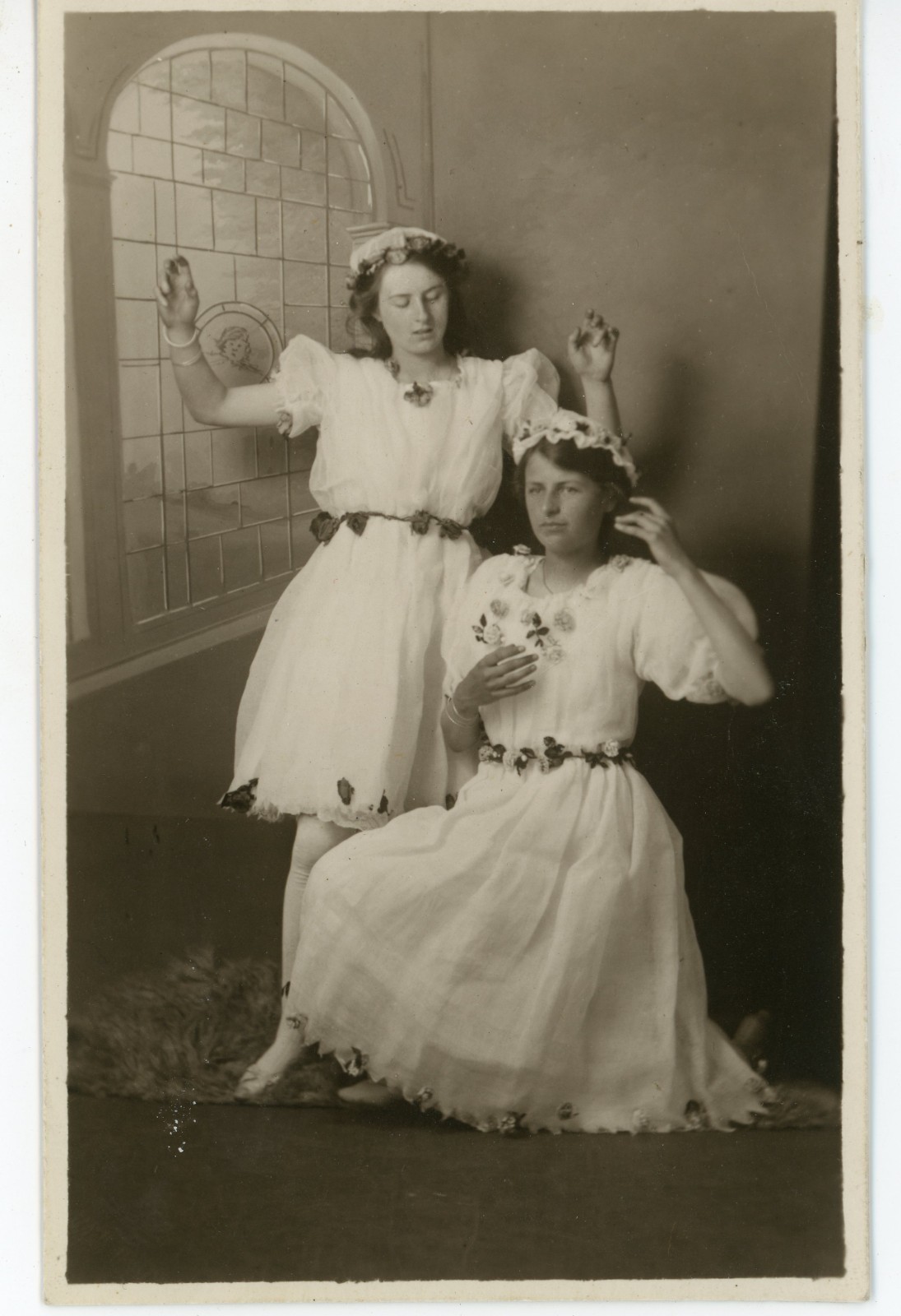 Ballet Girls in lovely Dance Pose Portrait 1913 Photo Postcard RPPC