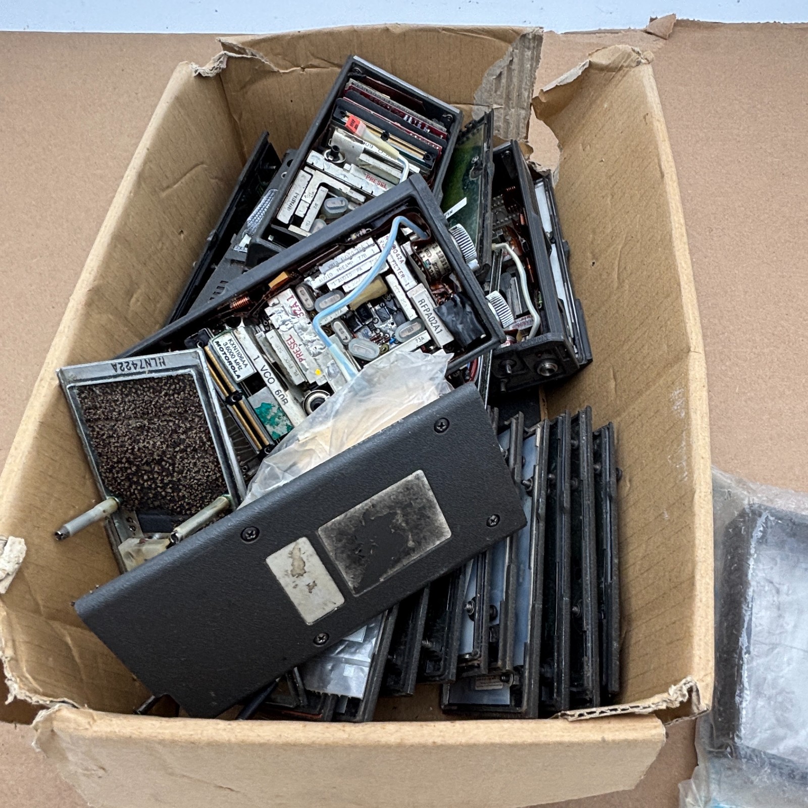 Vintage Massive Motorola MX350 Handie-Talkie FM Radio Parts LOT Untested Vintage Massive Motorola MX350 Handie-Talkie FM Radio Parts LOT Untested