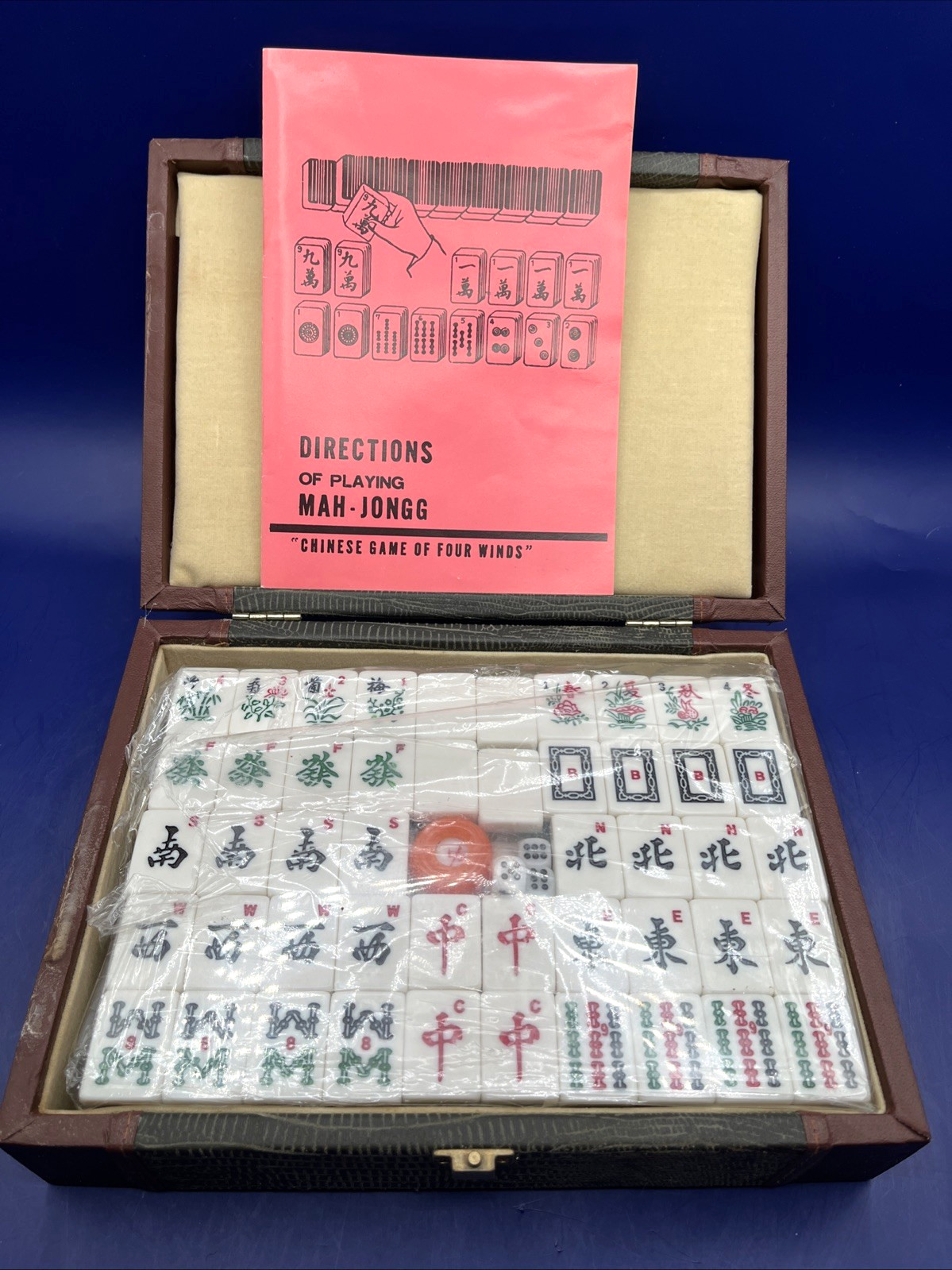 Sealed Chinese Mahjong Set 148 Tiles 4 Blanks Mid Century Faux Alligator Case