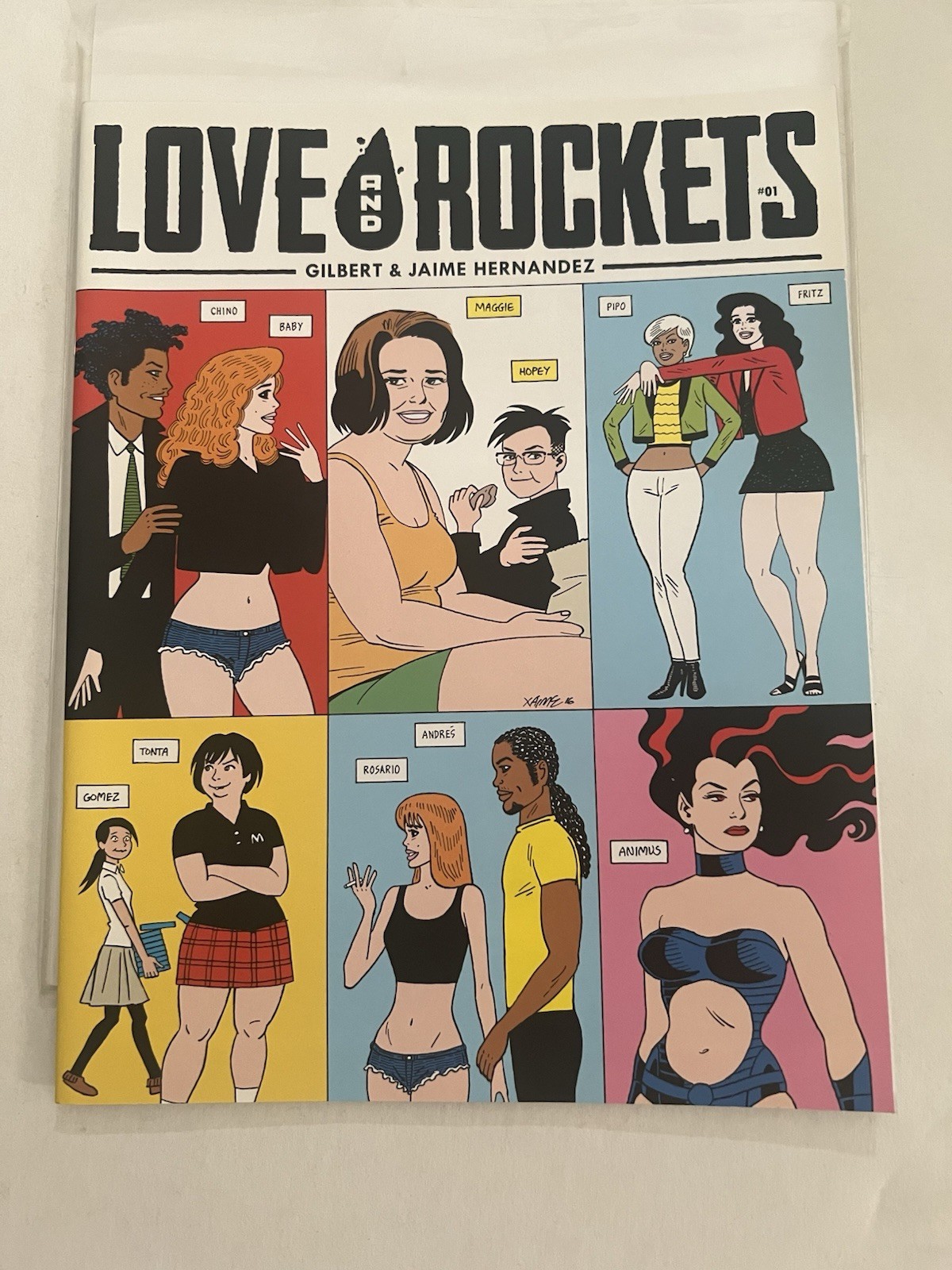 Love and Rockets Vol. 4 #1 (Fantagraphics 2016) Ghost Variant - Jaime Hernandez