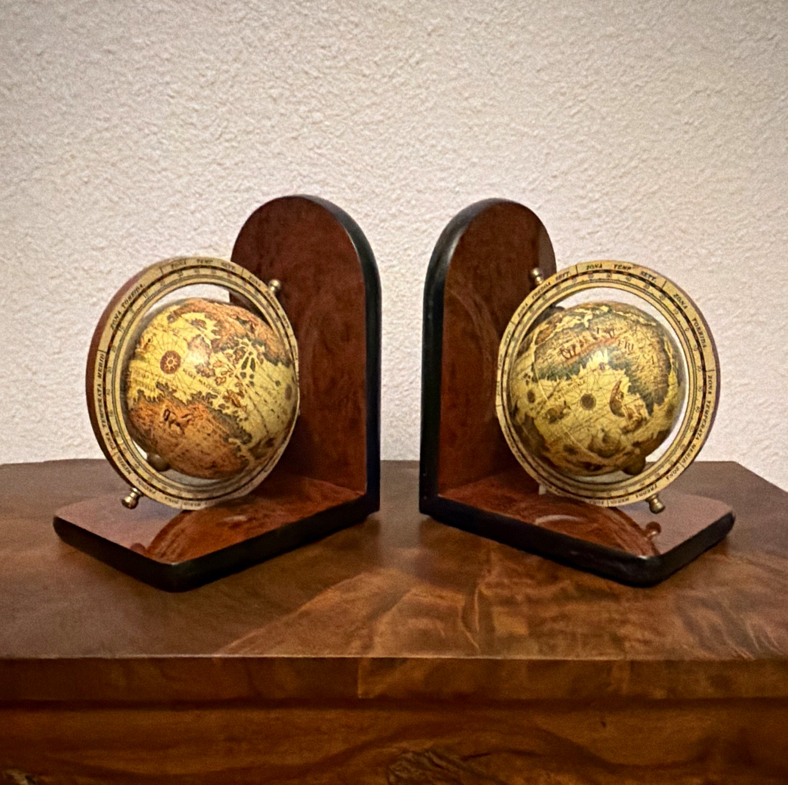 Vintage 1970’s Italian Style Old World Globe Bookends Set Taiwan Vintage 1970’s Italian Style Old World Globe Bookends Set Taiwan