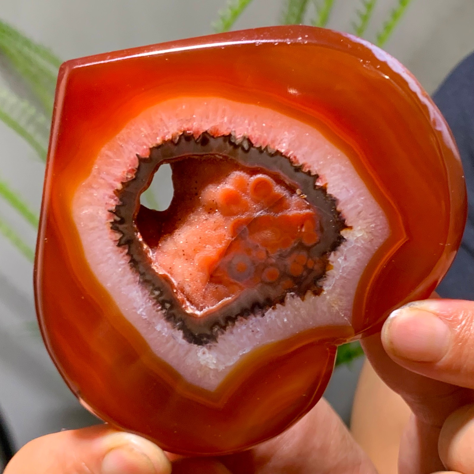 170G Natural beautiful heart-shaped agate crystal cave super large gem