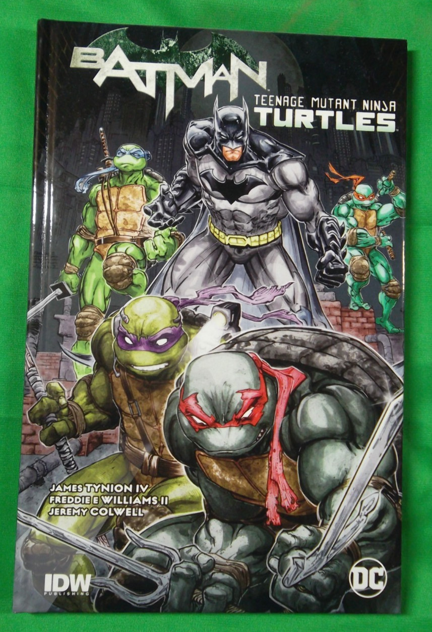 Batman/Teenage Muntant Ninja Turtles I IDW HARDCOVER 2016 Batman/Teenage Muntant Ninja Turtles I IDW HARDCOVER 2016