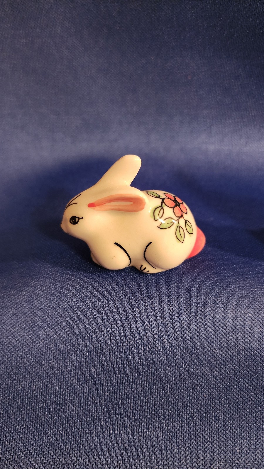 Vintage Miniature Bunny Rabbit, porcelain with painted flower, only 1.25\