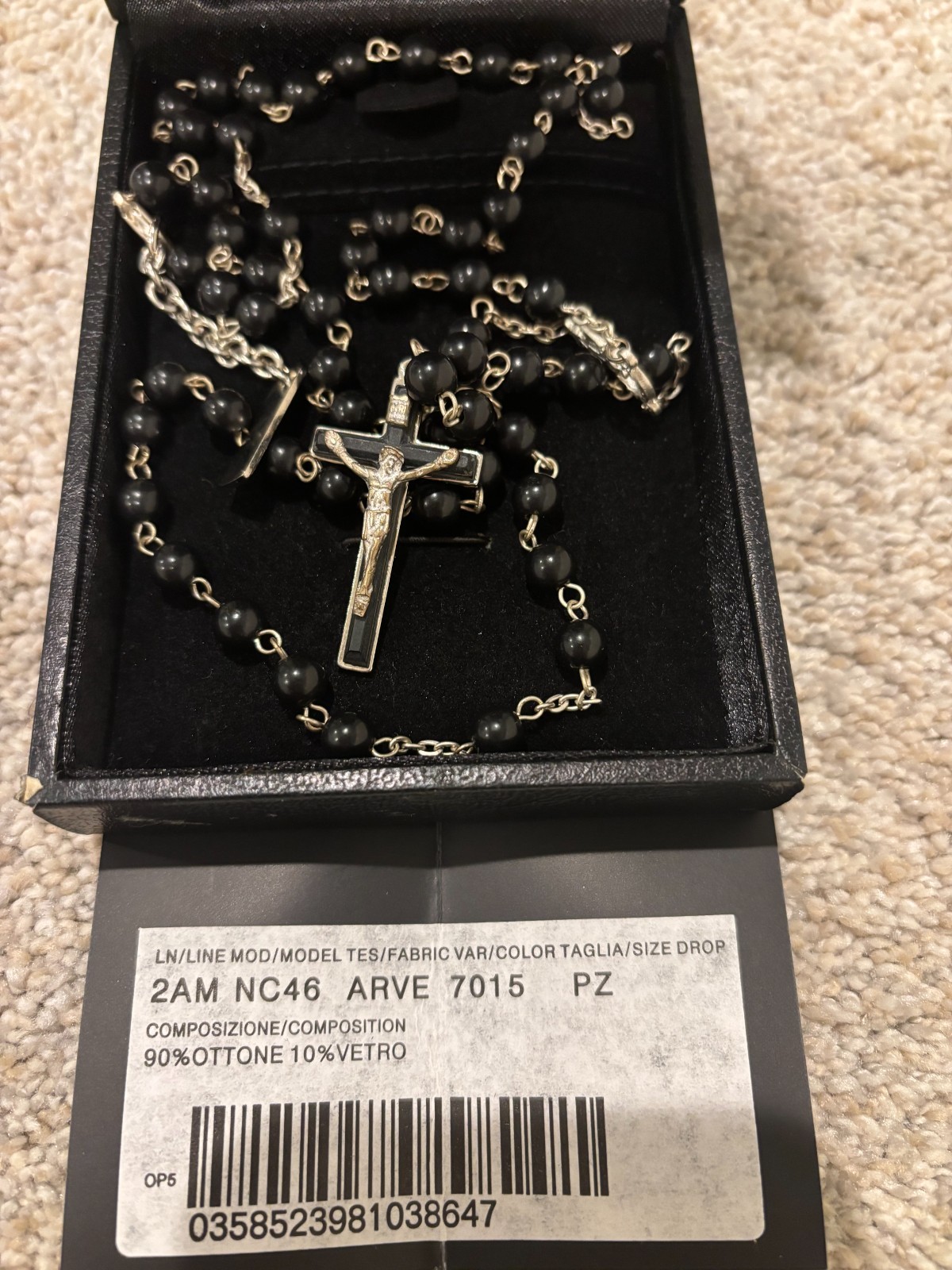 DOLCE AND GABANNA ROSARY BEADS NECKLACE CRUCIFIX NEVER WORN VINTAGE DOLCE AND GABANNA ROSARY BEADS NECKLACE CRUCIFIX NEVER WORN VINTAGE
