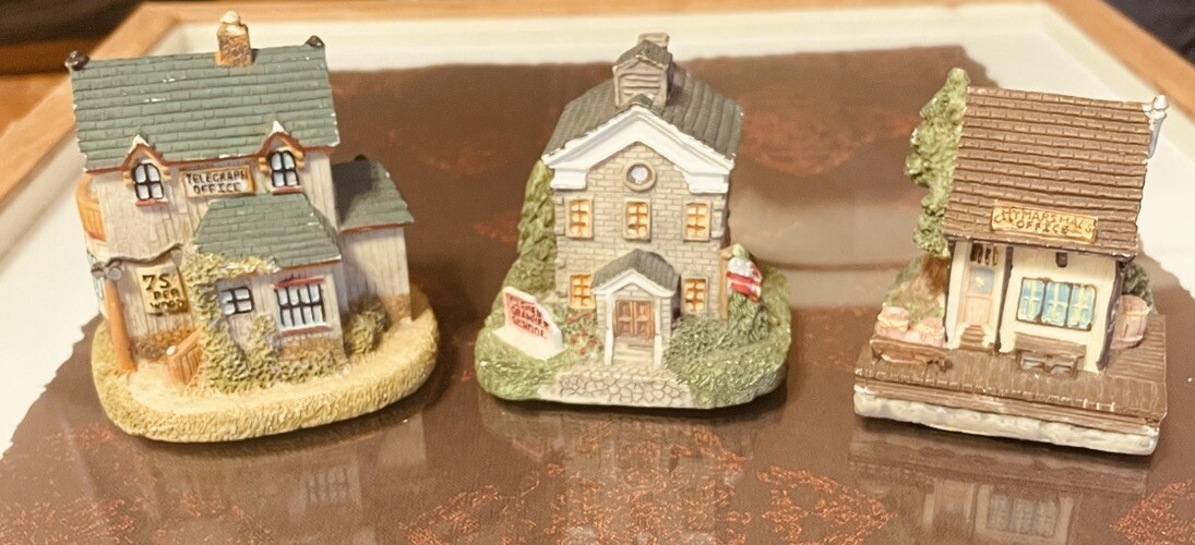 Lot/3 International Resourcing Svc Miniature Village Telegraph/Marshal/School Lot/3 International Resourcing Svc Miniature Village Telegraph/Marshal/School