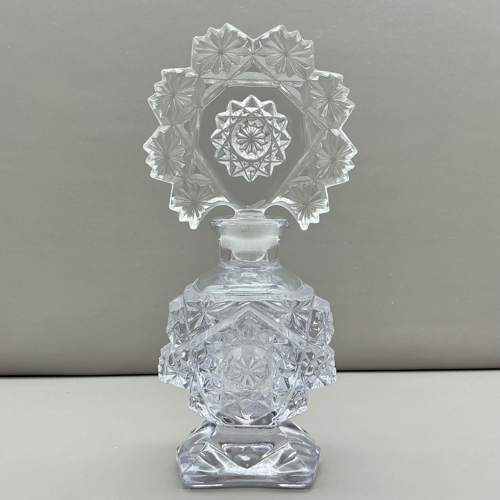 Vintage Perfume Bottle Clear Pressed Glass Starburst Fan Stopper Art Deco 6.25