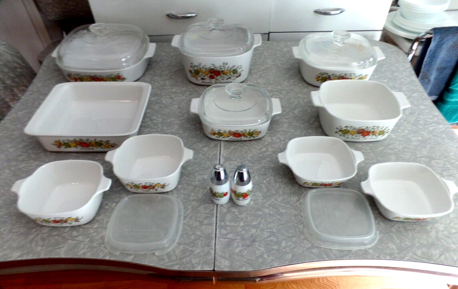 VTG RARE CORNING WARE 18 PC VTG RARE CORNING WARE 18 PC