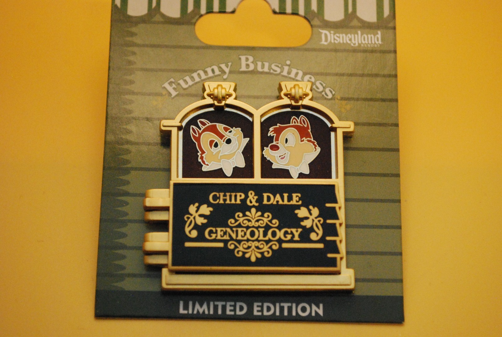 Disney Pin Funny Business Chip & Dale Genealogy Limited LE 1000 Hinged DLR