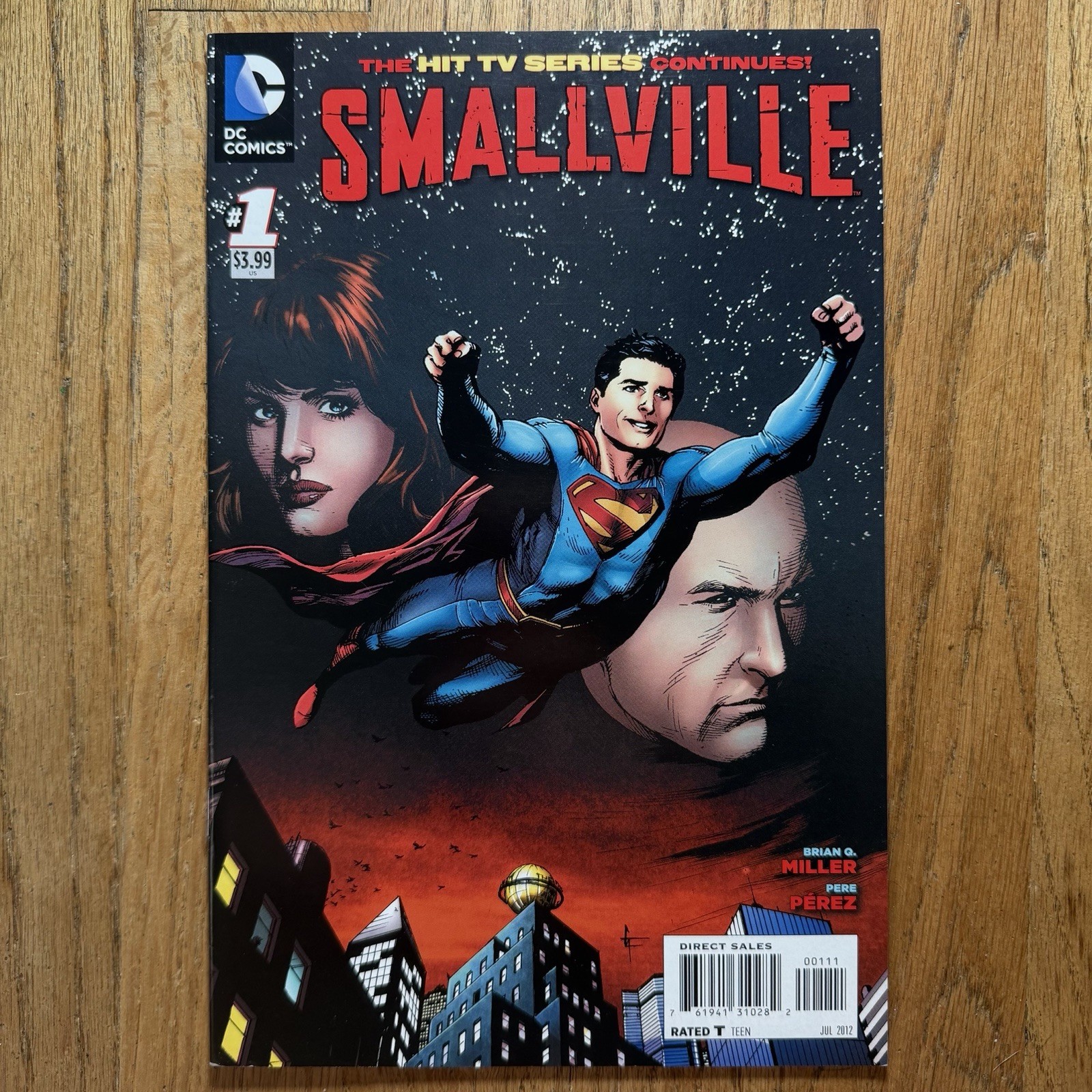 Smallville Season 11 #1 1st Print (TV Series) DC Comics  2012 VF Gemini Ships