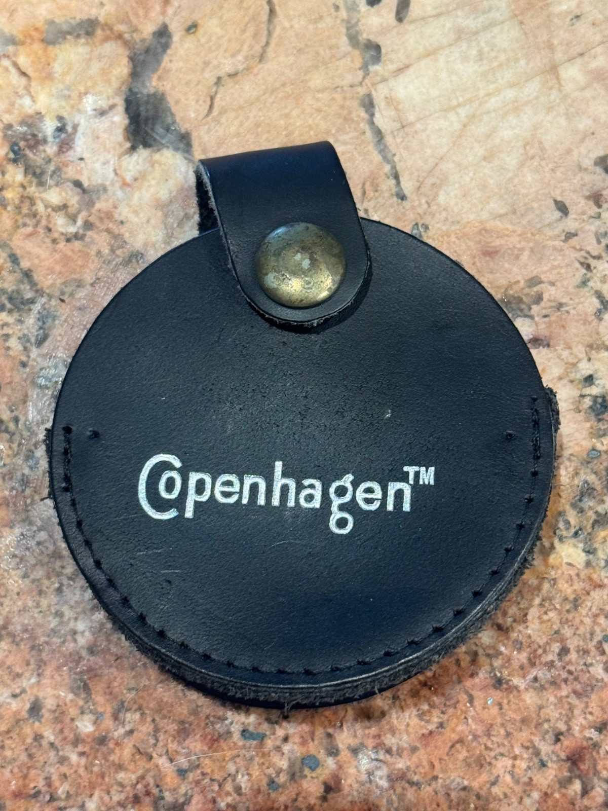 Vintage Copenhagen Snuff Leather Can Holder for Belt - Dip Tobacco Vintage Copenhagen Snuff Leather Can Holder for Belt - Dip Tobacco