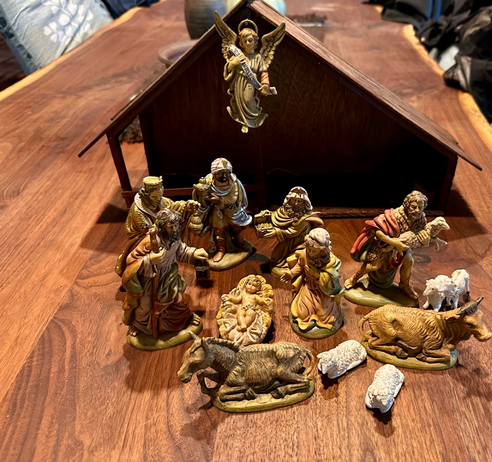 Vtg 14 Piece Nativity 5” + Crèche Made in Italy Hard Plastic Numbered Christmas Vtg 14 Piece Nativity 5” + Crèche Made in Italy Hard Plastic Numbered Christmas