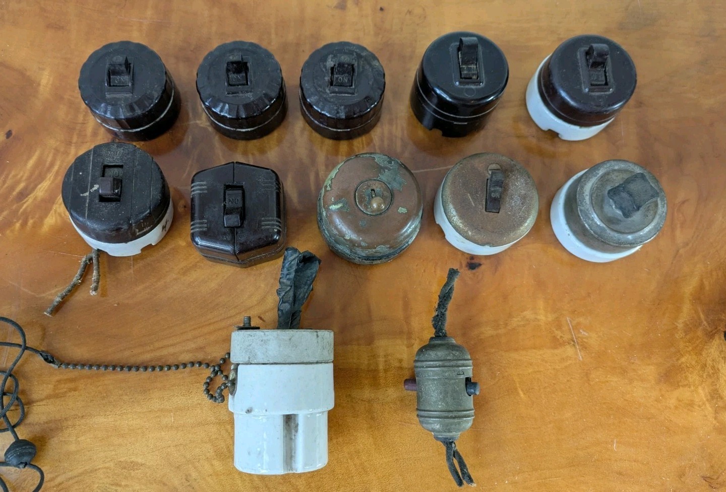 Antique Vtg Lot 12 Bakelite Porcelain Round Light Switch Brass Ceramic pull cord