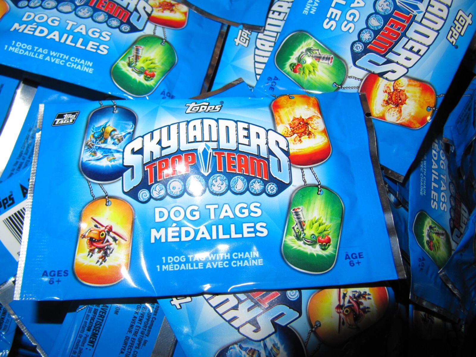 50 X 2014 TOPPS SKYLANDERS TRAP TEAM DOG TAGS MEDAILLES 50 X 2014 TOPPS SKYLANDERS TRAP TEAM DOG TAGS MEDAILLES