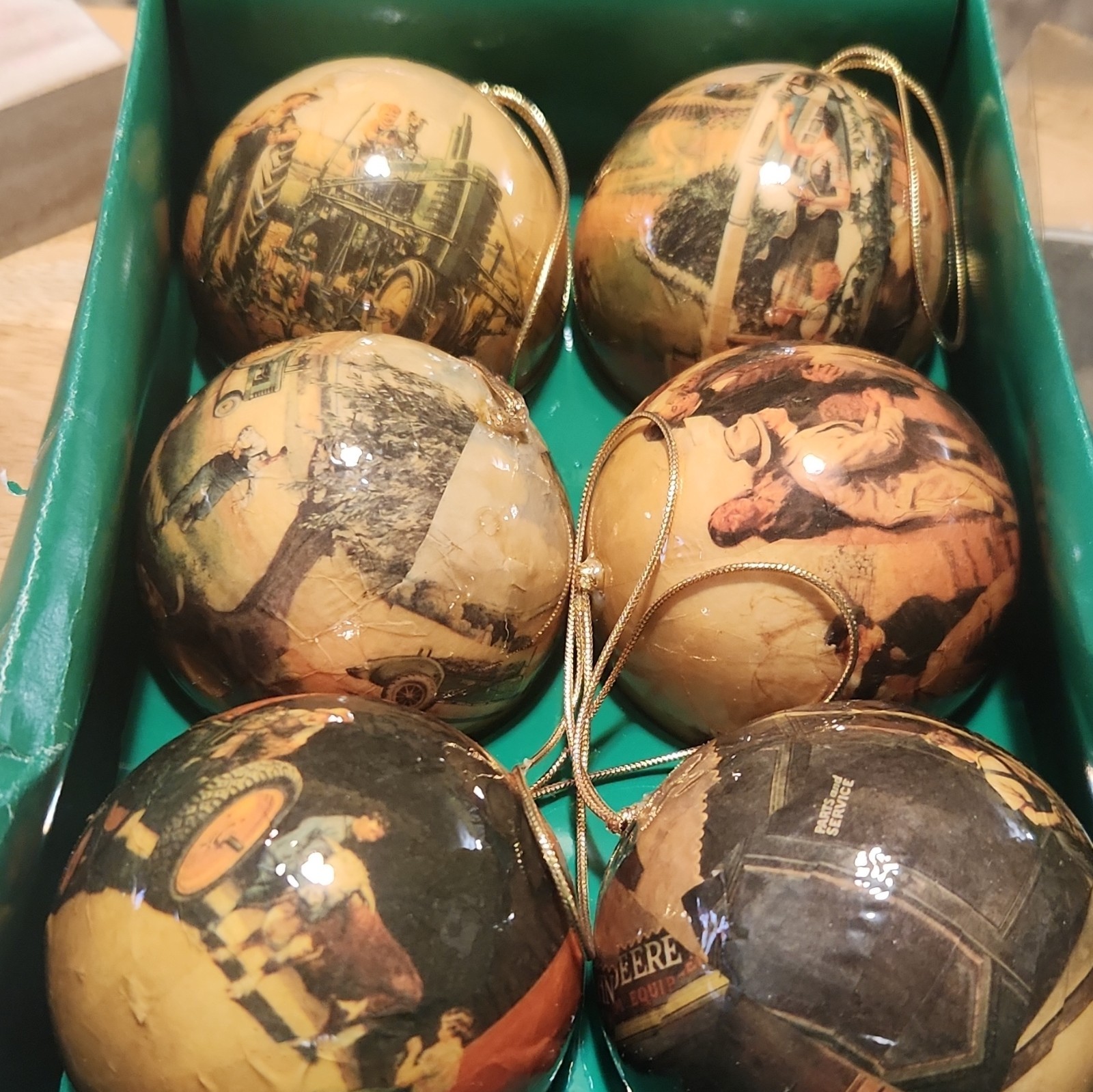 John Deere Walter Haskell Hinton Papier-Mâché Ornament Set, Agriculture John Deere Walter Haskell Hinton Papier-Mâché Ornament Set, Agriculture