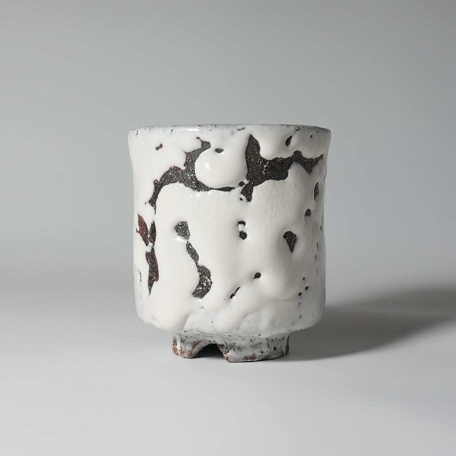 White Hagi yunomi teacup. Kazuyuki Suizu. Hagi.