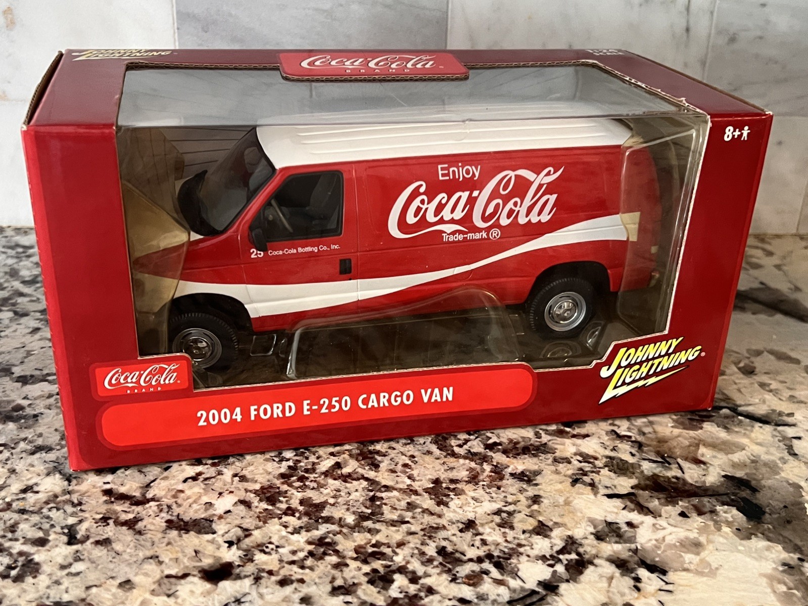 Coca-Cola Vintage Johnny Lightning 2004 Ford E-250 Cargo Van 1:24 Scale